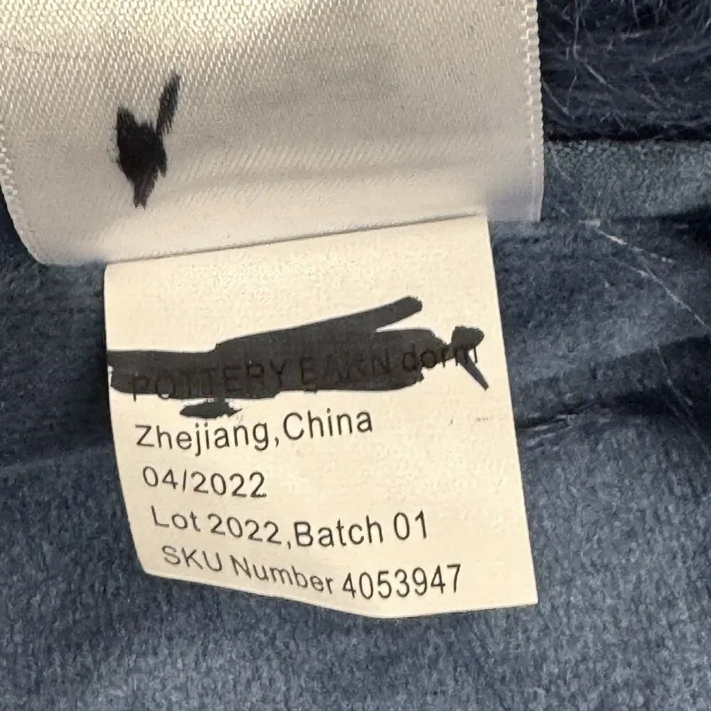 Pottery Barn Teen/Dorm Faux Mongolian Fur Throw Accent Blanket Navy Blue NWOT